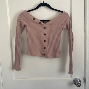 cropped off the shoulder top!! 💗